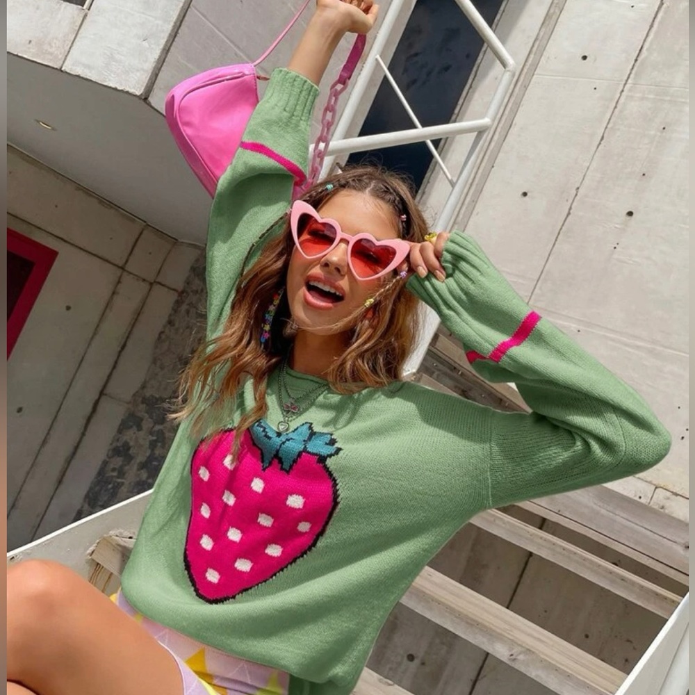 Strawberry knitwear